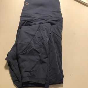 Lululemon in movement leggings 25”(size6)